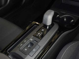 電動パーキングブレーキ・ブレーキホールドを装備してます。ホールド機能は信号待ちが多い一般道で疲労軽減になり、大好評です!