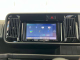 社外SDナビ(AVIC-RZ303)を装着しています。CD、DVD再生/ワンセグ視聴など使用できます。