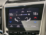 デュアルエアコンとは、運転席と助手席で、個別に温度設定ができる機能です。気温の感じ方は、人それぞれ違うもの。乗る人に優しい機能ですね。