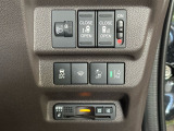 【両側パワースライドドア】両側が電動スライドドアになっております。狭い駐車場でのお子様の乗り降りの時などに安心です!