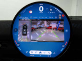 パノラミックビューモニター装備の為に上から見下ろしたような視点で360度クルマの周囲を確認することができます
