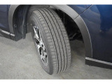 タイヤサイズは225/60R17です。