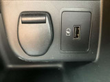 USBポートがついておりますので、スマホ等の充電が可能となります。