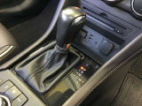 オートマのシフトレバーは操作しやすい位置にあります。