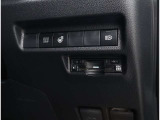 ETC!料金所も止まる事無くスイスイです!窓を開ける必要も無いので雨や花粉、排気ガスの浸入もありません!今や必需品ですネ!