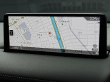 マツダコネクトの10.25インチワイドセンターディスプレイです。『Android Auto』『Apple CarPlay』や独自のコネクテッドサービスに対応したインターフェイスシステムです。