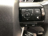 【ステアリングスイッチ】右です。ハンドルから手を離さず、運転に集中したまま手元でマルチインフォメーションディスプレイ内の表示切替などができます。