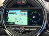 ●純正ナビ:一体感のあるナビは、高級感ある車内を演出してくれます。Bluetooth再生などオーディオ機能も充実しておりますので、運転もより楽しめます♪