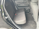 セカンドシートです!!ベンチシートになってますので、お二人の乗車ですとゆったり座って頂けますよ!!