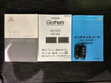スマートキーは鍵をバッグに入れたままでもドアロックの開閉やエンジンのON・OFFができます。夜間や雨の日も鍵を探さなくて良いので便利です。