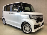 指定工場併設で末永く品質を保ちます。12ヶ月点検や車検はもちろんのこと、国家資格整備士によるお車のアドバイスも致します。