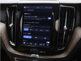 プラグインハイブリッドシステムは、各ドライブモードに応じて電気モーターとガソリンエンジンを協調制御します。