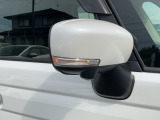 オシャレさと視認性を兼ね備えたLEDミラーウインカー♪