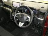 見通しのよいすっきりとした視界で、誰でも運転しやすいです。運転のしやすさは疲れにくさにも繋がりますよ♪