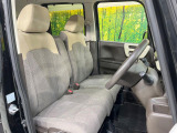 運転席シート廻りは使用感も少なく、良好な状態となっています。前オーナー様が丁寧に使っていたことがよくわかりますね。