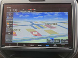純正9インチナビです。