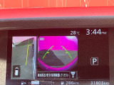 アラウンドビューモニター付きですので、車庫入れも楽々です。