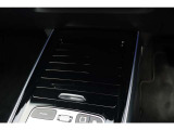 納車前整備は、メルセデスベンツ国際認定メカニックによる最新の検査ライン等の施設が充実した当社工場で入念に行います。
