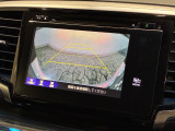 【バックカメラ】リバースにするだけで映ります、後方の安全確認や、狭い駐車場での車庫入れ、雨の日や夜間など視界の悪い時に便利です!安全にバックする為には欠かせない装備です。
