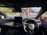 運転席は低くスポーティな感覚が味わえます!