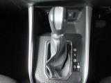 シンプル使いのシフトレバー
