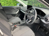 人間工学に基づいて設計されたシートは車のもっているドライビングフィールを存分にドライバーに伝えてくれるクオリティの高い仕上がりとなっています。