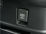 ◆12V電源ソケット◆スマートフォンの充電等にも便利な電源ソケット!使いやすい場所に装備されています。