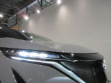 アダプティブLEDヘッドライトシステムです対向車や先行車に照射しないよう自動でハイビームの照射範囲を切り替えます 夜間走行時とても役立ちます