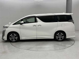両側パワースライドドア付きだから、狭い駐車スペースなどでの 乗り降りラクラク!小さなお子さまのいるご家庭には嬉しい装備。