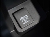 【アクセサリーソケット DC12V】電気製品の電源にも。車内で電気製品の電源がとれるソケットを装備しています。