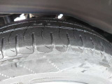 【タイヤの溝は御覧のとおりです】タイヤ代も金額が上がっておりますので、しっかりご確認ください!お気軽にお問い合わせくださいませ。