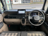 フロント(運転席・助手席)周りです。