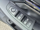 全ての窓のスイッチは一度押すとAUTOで開閉にします♪