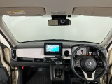 【前方視界】開放的な前方視界!運転がしやすく疲れにくいです♪窓が大きく、見通しがとっても良いおクルマですよ♪