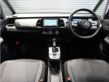◆インテリアパネル◆視界広々で非常に運転しやすくロングドライブでも疲れを感じさせないすっきりとまとまったインパネ周りです。