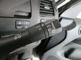 トンネル入ればライトON&rArr;抜ければOFFになる便利なオートライトを装備!!トンネルの多い高速道路の走行も楽々♪