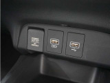 ◆USBチャージャー、12Vの電源ソケット◆使いやすい場所に装備されています。