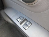 運転席助手席はパワーウィンドウになります。