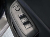 ◆パワーウィンドウスイッチ◆運転席から全席の窓の開閉操作を行うことが出来いつでも換気ができます!