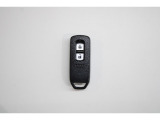 スマートキーはカバンの中やポケットに携帯するだけでドアロックの開閉・エンジンスタートが可能です!