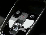 Audi認定中古車ならではの、品質の高い選りすぐりのお車を販売させて頂きます。アフターサービス・保証も全国のAudi正規ディーラーで実施頂けます。遠方のお客様もご安心ください。