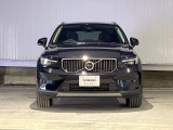 当店の認定中古車(VOLVO APPROVED CAR)はメーカー基準の車齢・走行に応じた内外装・機関の176項目もの項目に厳密な点検を実施。すべての基準を満たした自信を持ってお届けする中古車です。
