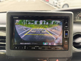 バックでの駐車が苦手な方や運転にあまり自信のない方でも後方の視界をしっかりサポート。安心して車庫入れが出来るバックカメラを装備しています!