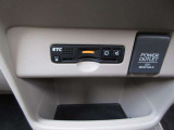 ETCももちろん搭載。いちいち料金所で停車する必要なんて当然ないです。スムーズにストレスなくドライブをお楽しみください。(※支払総額にセットアップ費用は含まれておりません。)