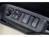 運転席はオート機能付のパワーウィンドウです!
