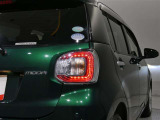 LEDテールライトです。省電力、高輝度のLEDは明るく照らすので夜間運転時の視認性を高めます。スタイリッシュな見た目で細かいところもこだわりたいあなたに!