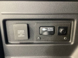 AC電源(1500W)を装備しています。車内やアウトドアでの家電機器使用も可能な100V1500W電源を搭載。緊急時の電源としても活躍が期待できます。