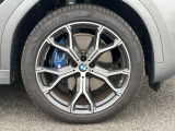 左前フロント 275/40R21