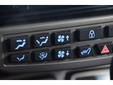 フロントシートヒーター 運転席、助手席共にシートヒーターを装備致します。