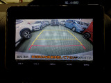 バックカメラの画像です。ガイドラインがスムースな車庫入れをサポートいたします。車庫入れの安心感がアップしますね。